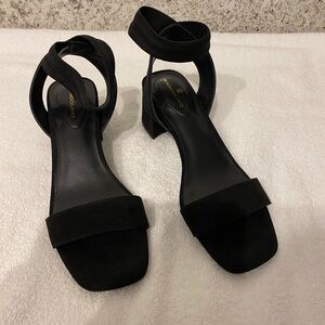 NEW Bandolino Black Suede Ankle Strap Sandal SZ 8